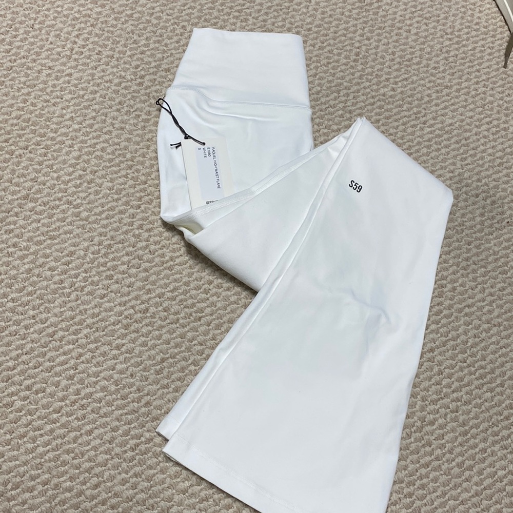 Splits 59 white flare legging never worn